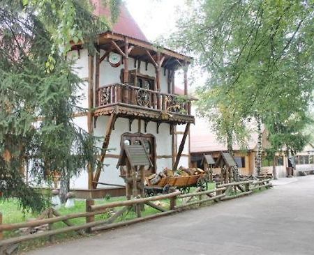 Комплекс Відпочинку "Колиба" Hotel Korosten Ngoại thất bức ảnh