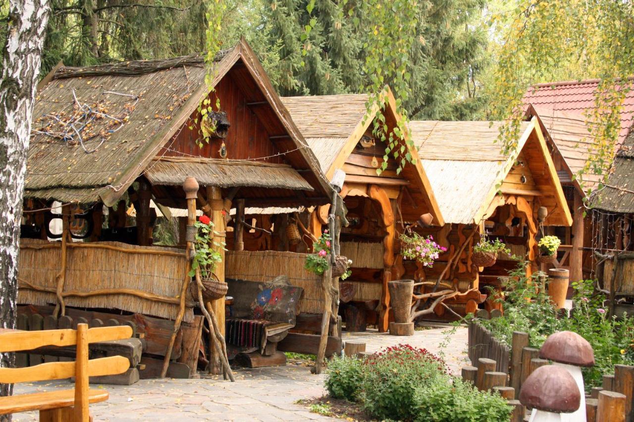 Комплекс Відпочинку "Колиба" Hotel Korosten Ngoại thất bức ảnh