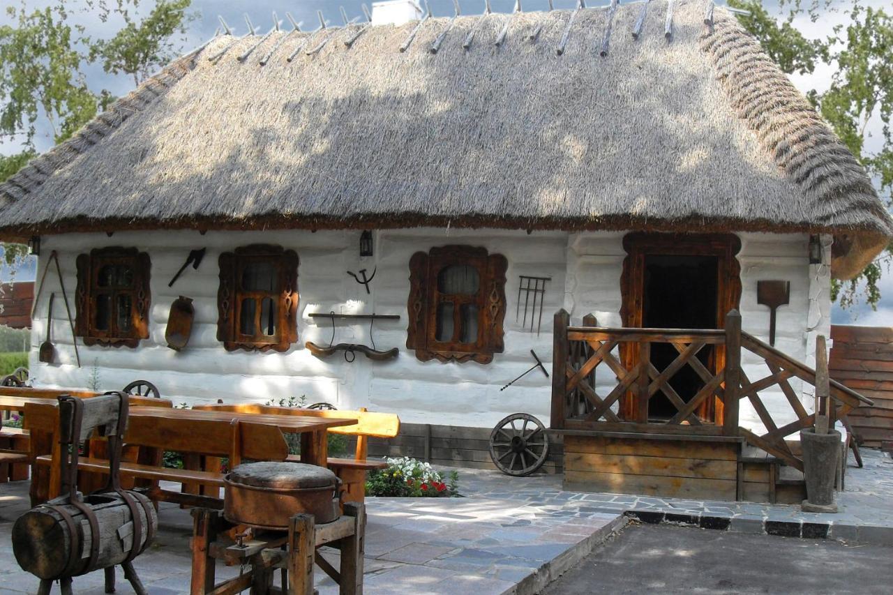 Комплекс Відпочинку "Колиба" Hotel Korosten Ngoại thất bức ảnh