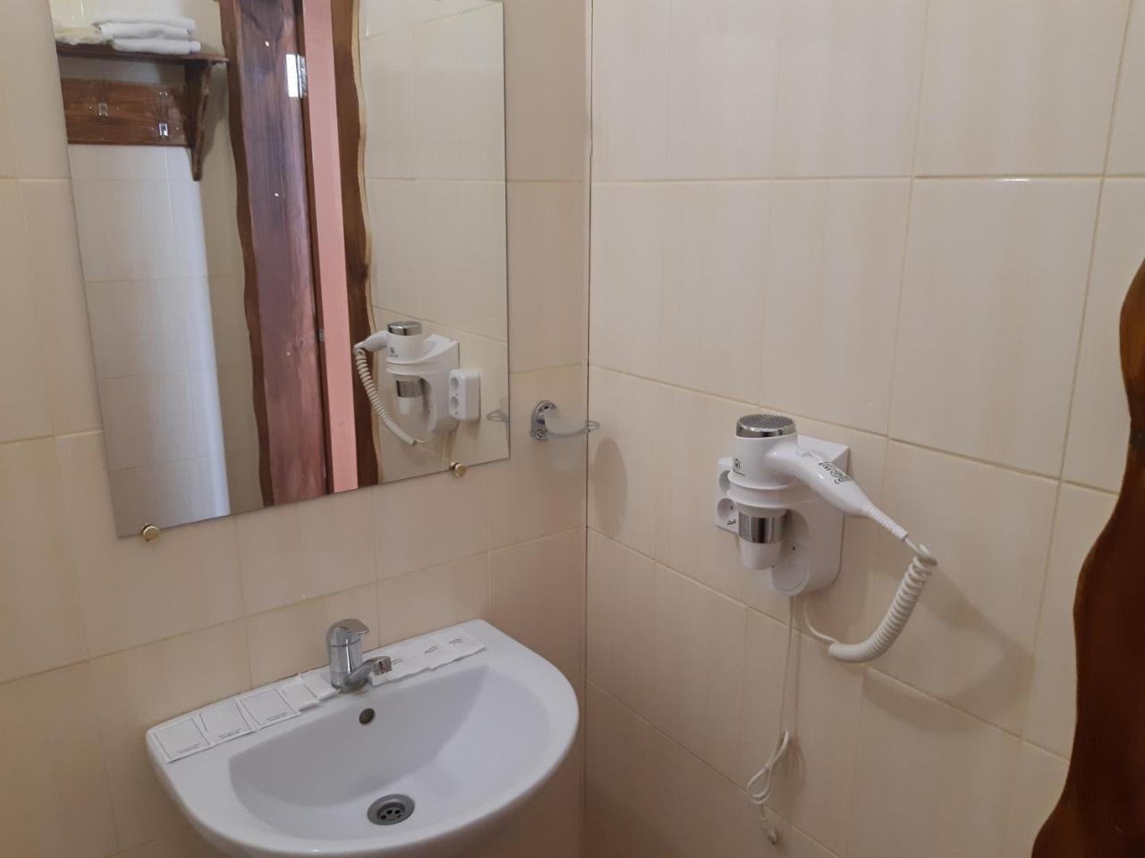 Комплекс Відпочинку "Колиба" Hotel Korosten Ngoại thất bức ảnh
