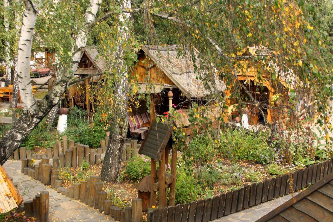 Комплекс Відпочинку "Колиба" Hotel Korosten Ngoại thất bức ảnh