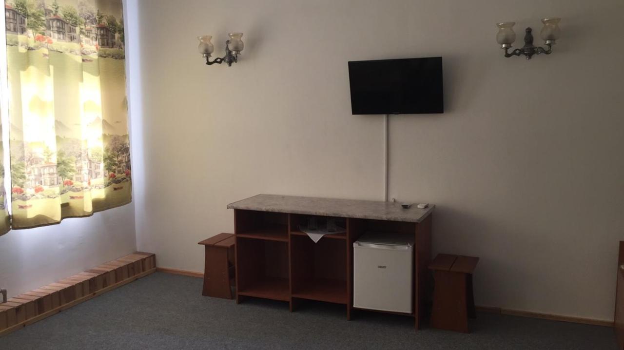 Комплекс Відпочинку "Колиба" Hotel Korosten Ngoại thất bức ảnh